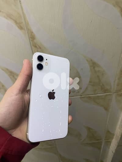 ايفون ١١ ضد الماي