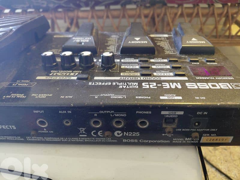 BOSS ME-25 Guitar Multi-Effects 1