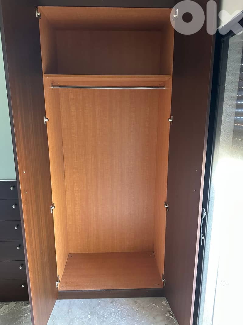 للبيع بداعي سفر  غرفة نوم كاملة 1