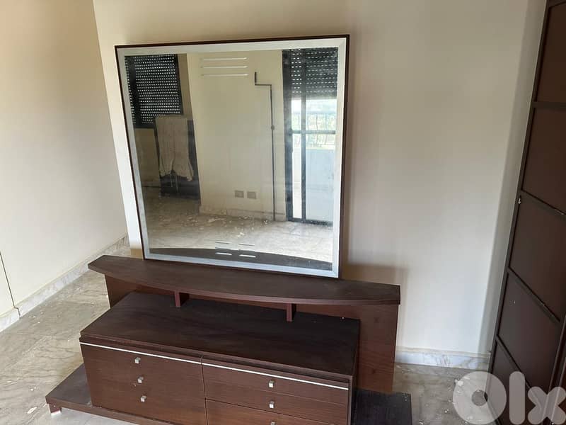 للبيع بداعي سفر  غرفة نوم كاملة 2