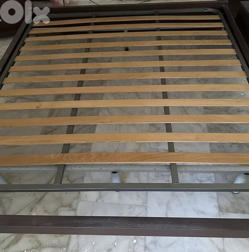 للبيع بداعي سفر  غرفة نوم كاملة 6