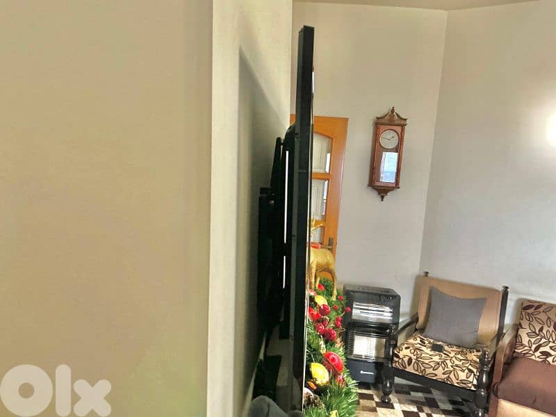 Hyundai 40 inch TV 2