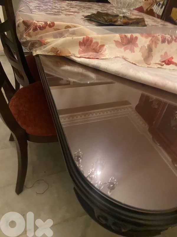 full dining room table 8 chairs and big closet 5