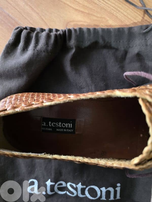A. Testoni leather size 40 1