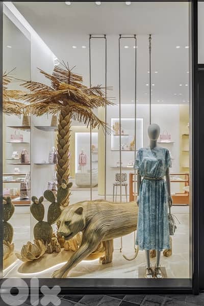 Freelancer Visual Merchandising – Window Displays