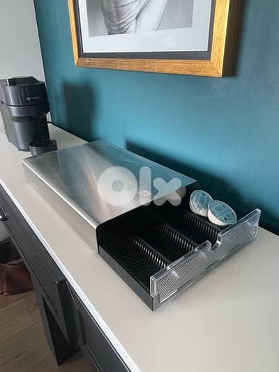 Nespresso Vertuo machine + dispenser