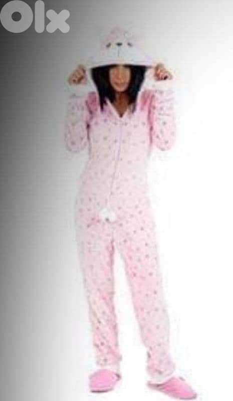 للبيع نسائي بيجامات + كولونات+ تياب داخلية  بسعر مغري للتواصل 70133418 3