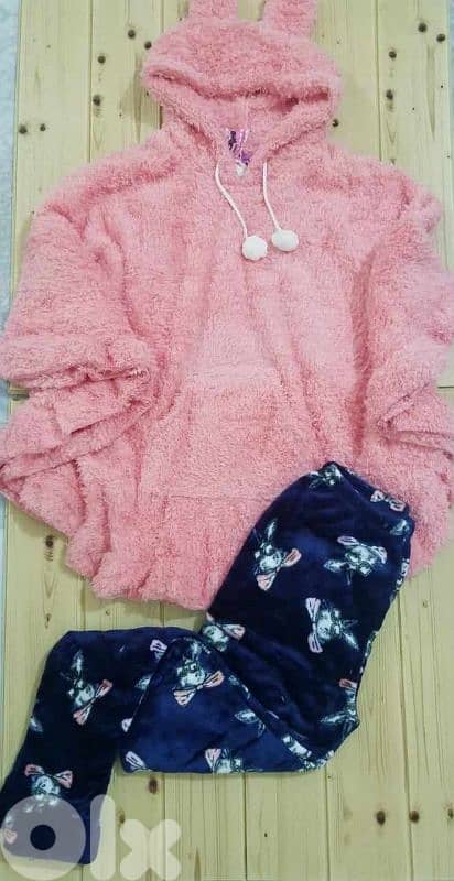 للبيع نسائي بيجامات + كولونات+ تياب داخلية  بسعر مغري للتواصل 70133418 7