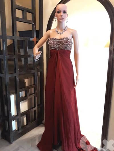 فستان سهره كتير مرتب ومميز