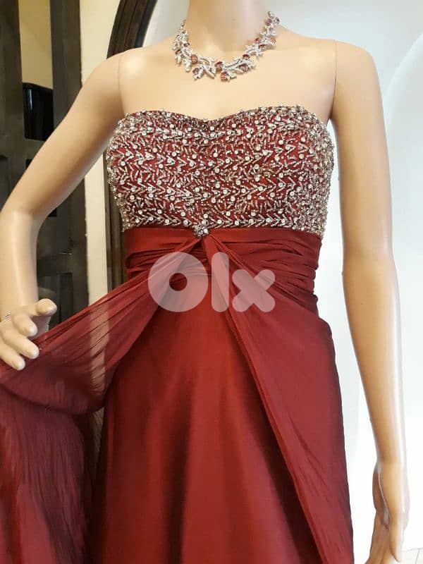 فستان سهره كتير مرتب ومميز 3
