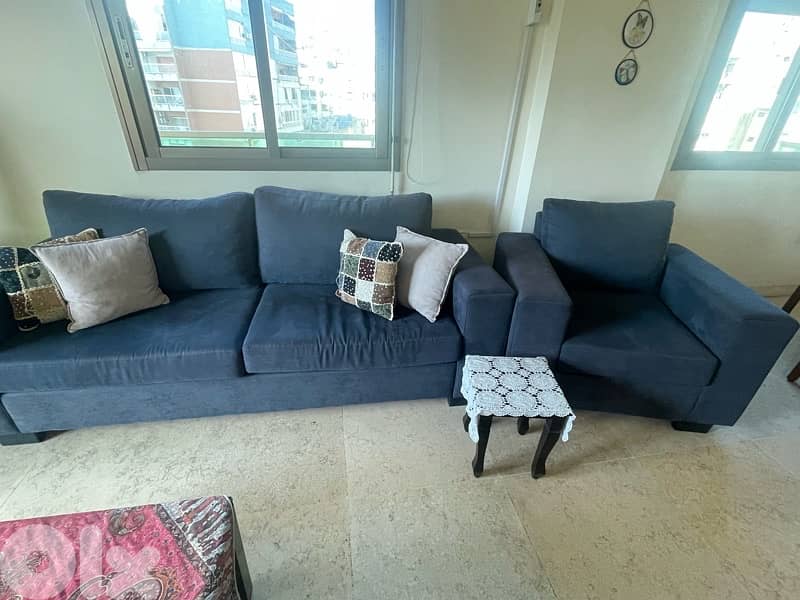 غرفة جلوس كاملة بحالة جيدةً حداً 2