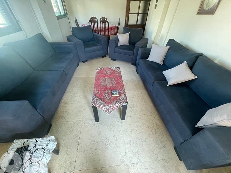 غرفة جلوس كاملة بحالة جيدةً حداً 4