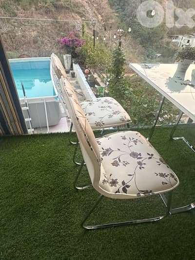 قعده لا مطبخ او بلكون من استقبال