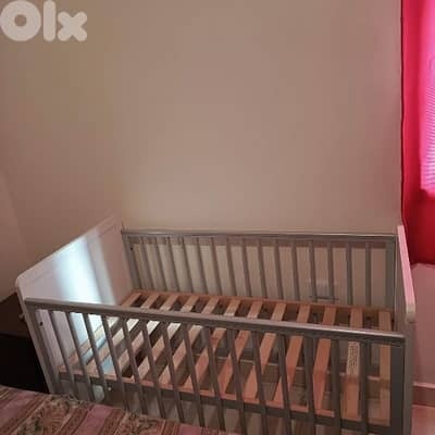 سرير ماليزي للاطفال بحالة ممتازة