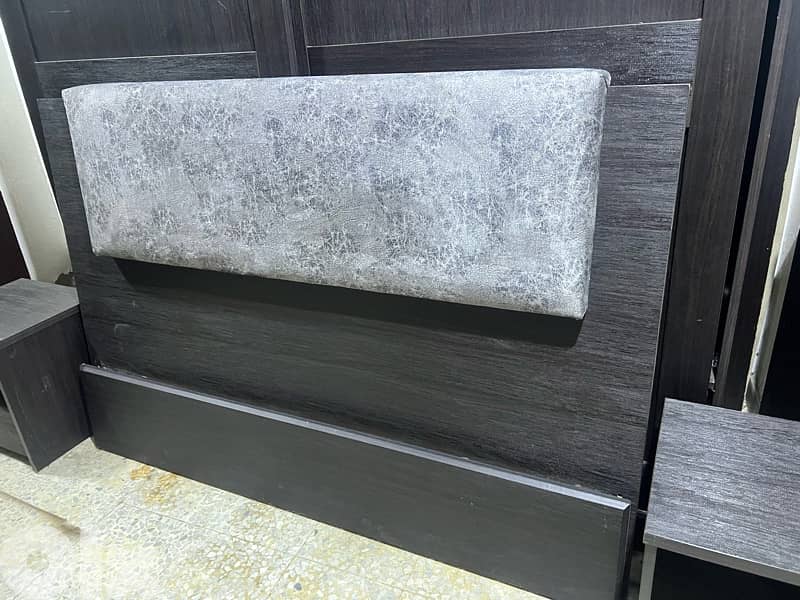 Full bed room used like new 3