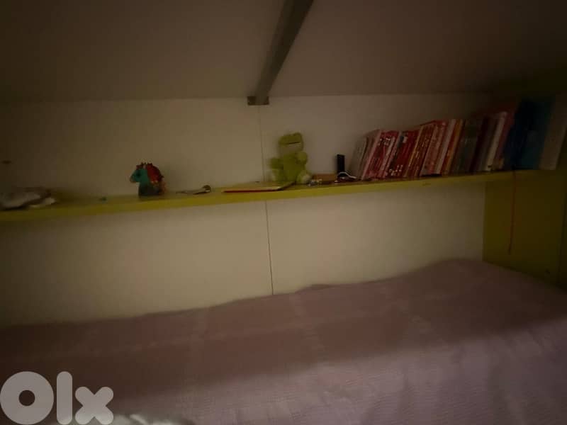 Sturdy metal and woodbunk/loft bed in excellent condition like new 4