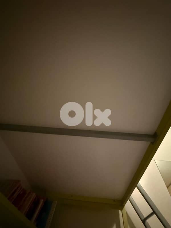 Sturdy metal and woodbunk/loft bed in excellent condition like new 5