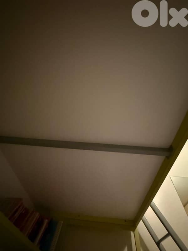 Sturdy metal bunk/loft bed in excellent condition like new 4