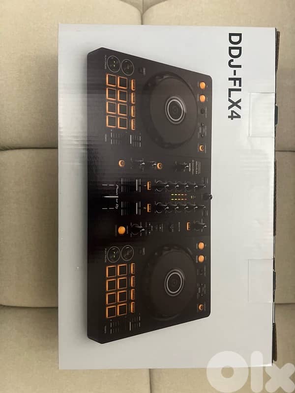 Pioneer DJ DDJ-FLX4 Serato and Record Box 2