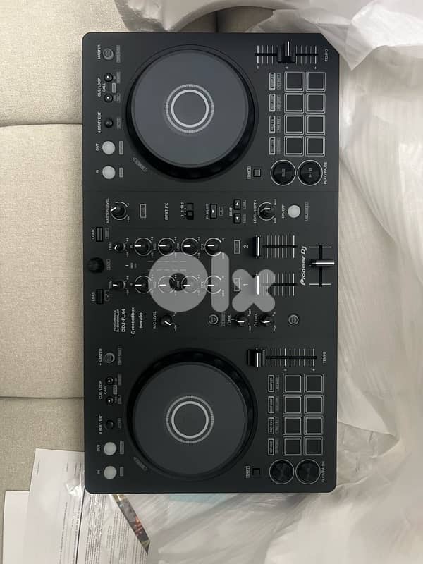 Pioneer DJ DDJ-FLX4 Serato and Record Box 5