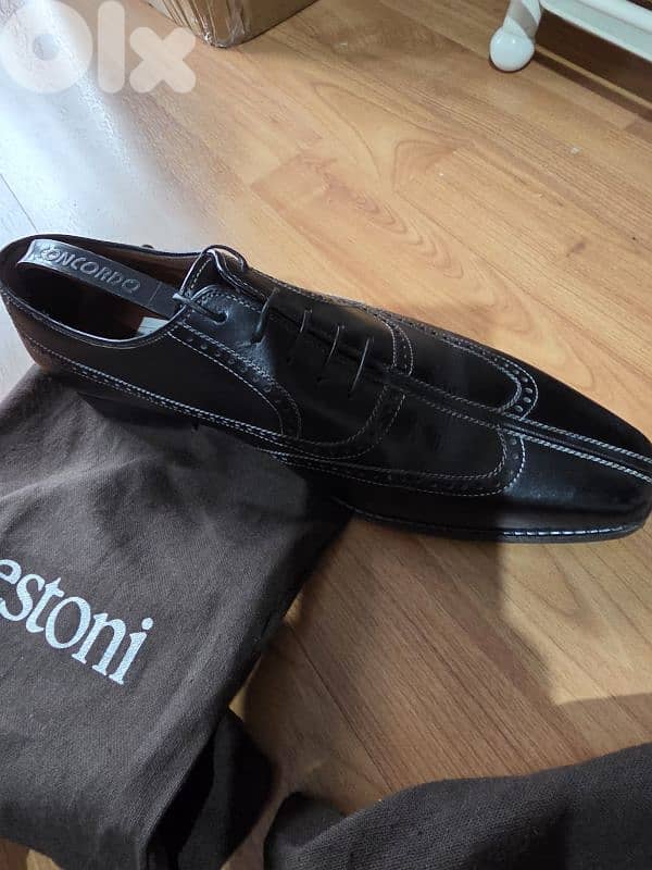 A. Testoni classic shoes size 40 2