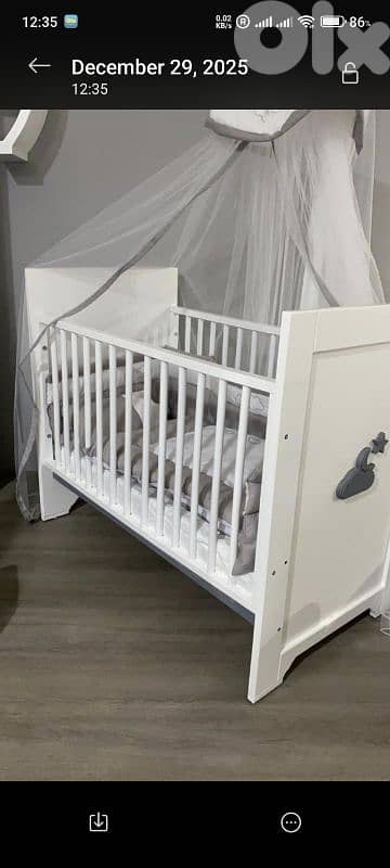 like new toddler bed with matress 1