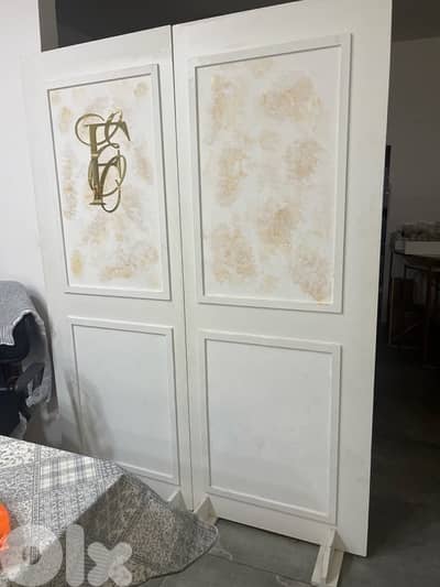 event decoration backdrop and tables