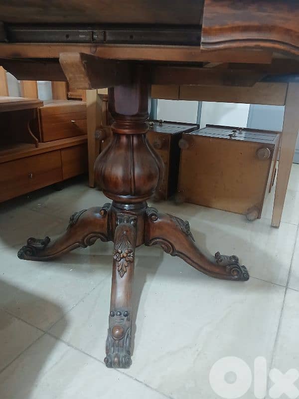 طاولة سفرة مبرومة خشب زان انتيك بتتكبر وبتتصغر كتير مرتبة 3