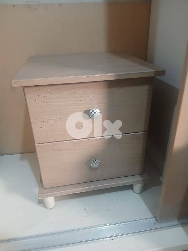 اوضة نوم طابقين سحاب كتير مرتبة ونظيفة 6