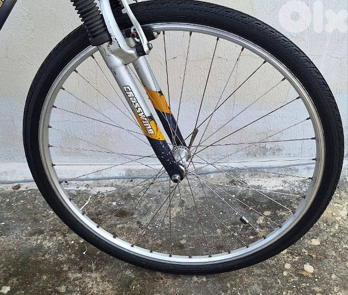 Cross bike iyess 28 b 90 $ 2