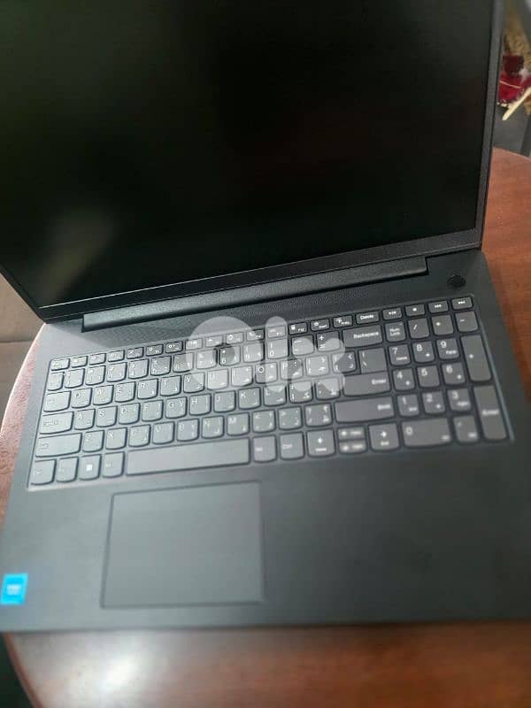 Laptop Lenovo V15 G2 1