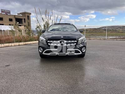 Mercedes-Benz GLA-Class 2018, panoramic, 4matic, clean .