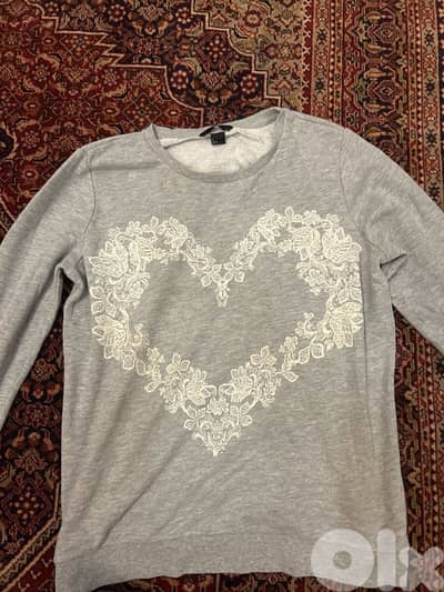 H&M Heart sweater size L
