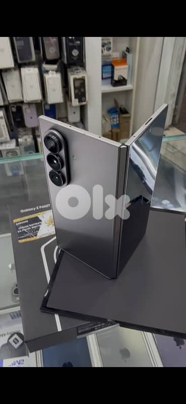fold 7  512g like new silver warranty 2 years