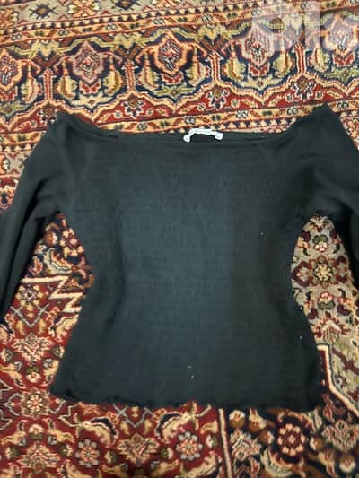 SUBDUED OFF SHOULDER CROP size S