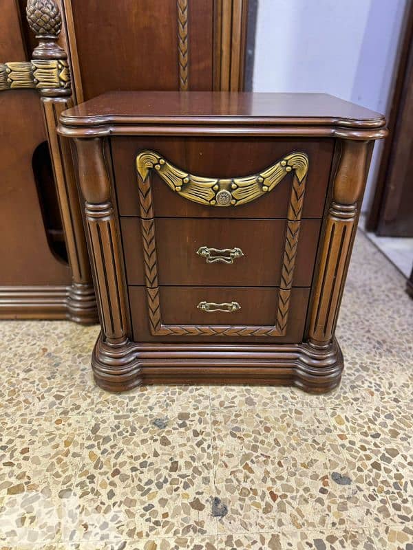 اوضة نوم ملكية مصرية خشب زان ولاتي كلا ملبسة قشر 6