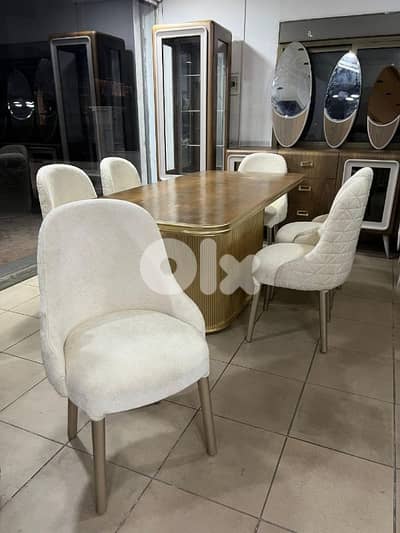 اوضة سفرة مودرن تركية شبه جديدة