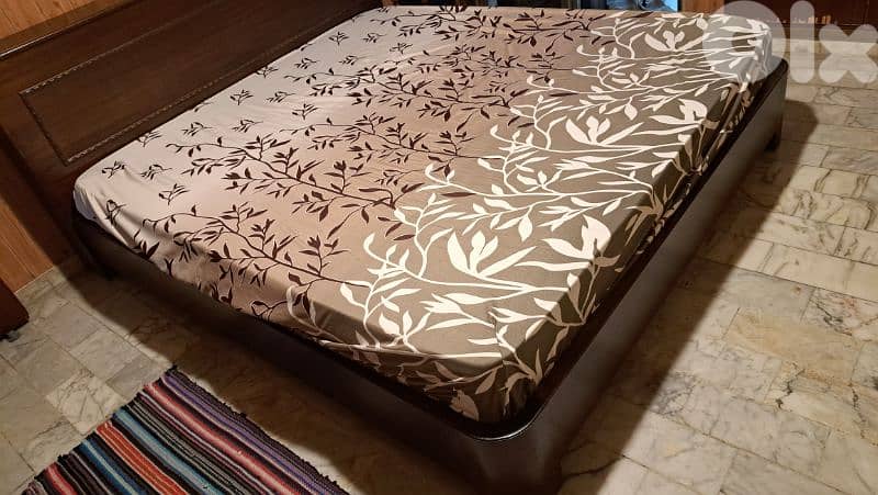 Bed with mattress تخت مع فرشة 3