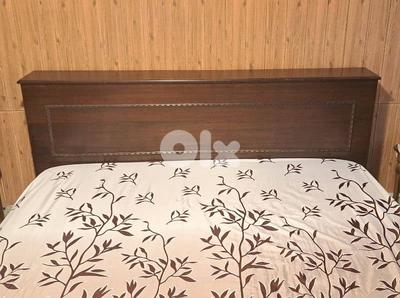 Bed with mattress تخت مع فرشة 4