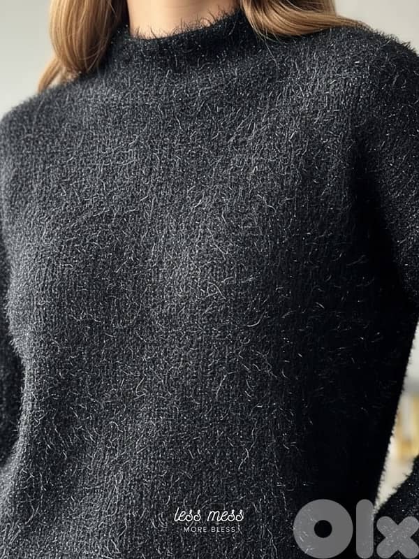 CALVIN KLEIN ORIGINAL FUZZY TOPS 2