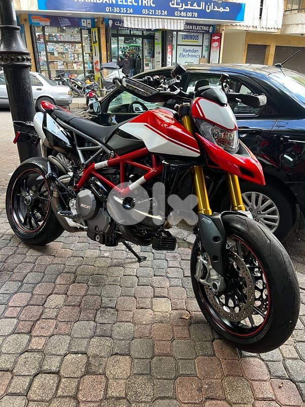 Ducati Hypermotard 950 13