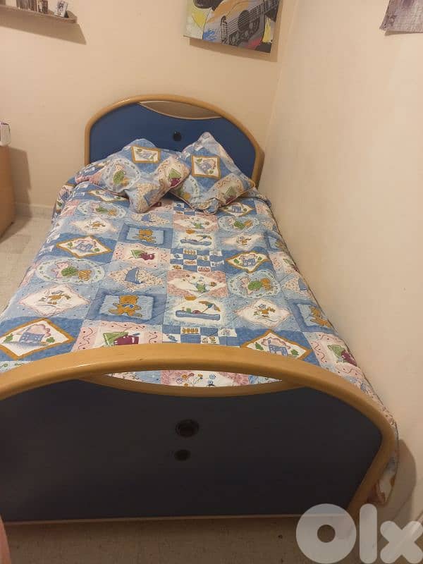 2 beds & 1 mattress 1