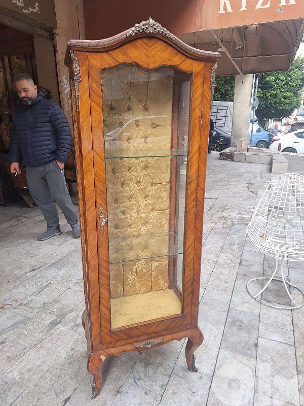 فيترين مميزة خشب جوز ناعم انتيك سعر مغري 2