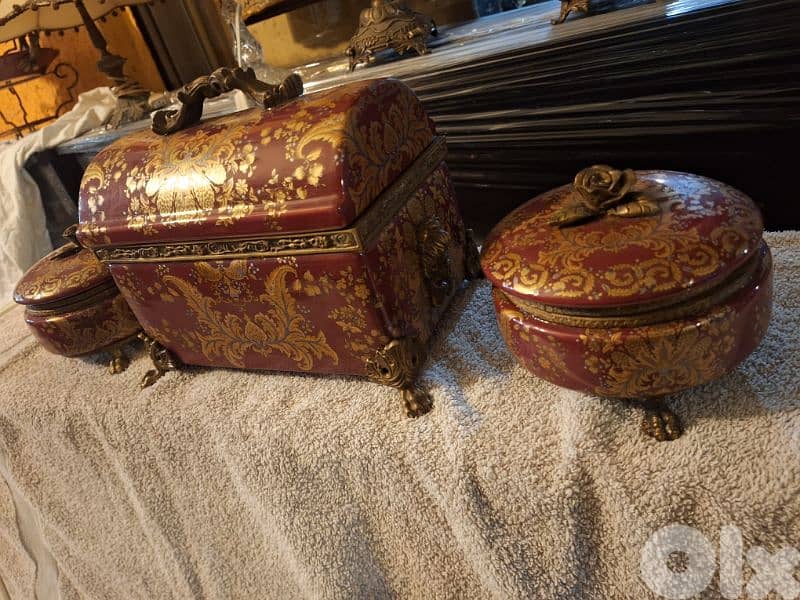 tree pieces of porcelain sévres hand made 2