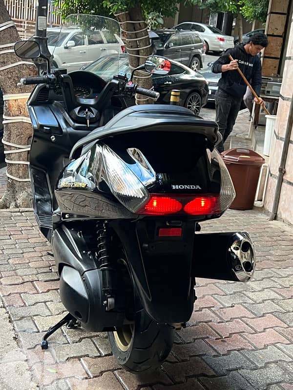 Honda silverwing crystal 600 AbS 2