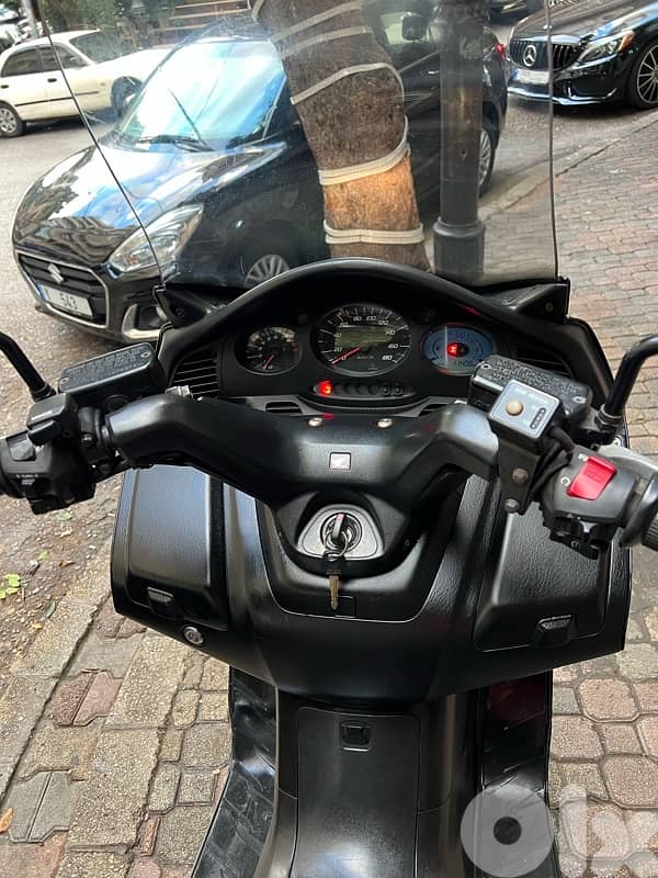 Honda silverwing crystal 600 AbS 3