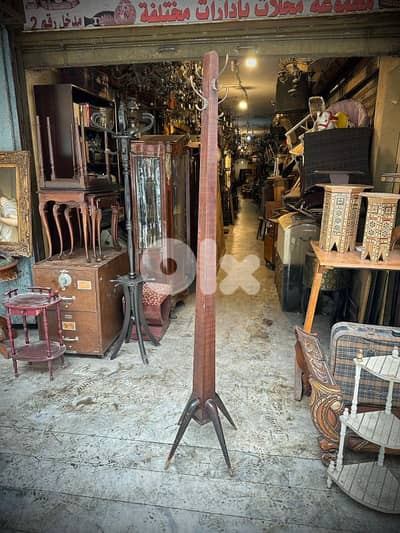 vintage port chapeau 1950s عامود لتعليق الثياب خمسينات