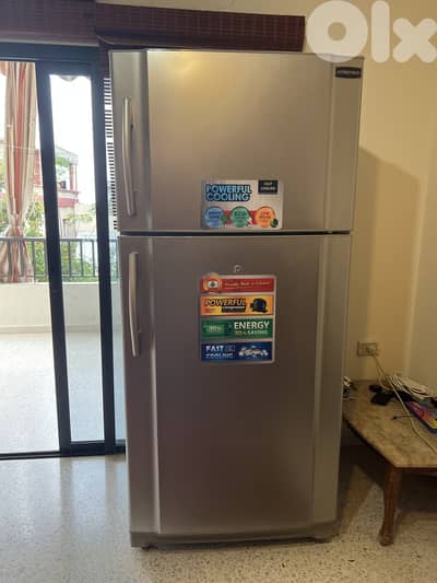 براد وغسالة للبيع $٧٠٠