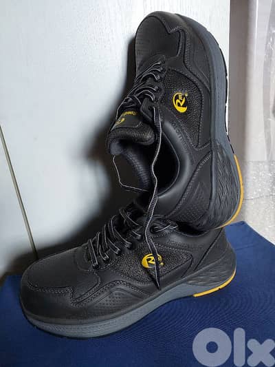 Safety Shoes - 42 - حذاء السلامة