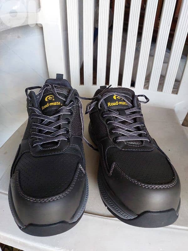 Safety Shoes - 42 - حذاء السلامة 4